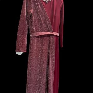 long sleeves maxi  formal dress wine red color , size M,excellent condition